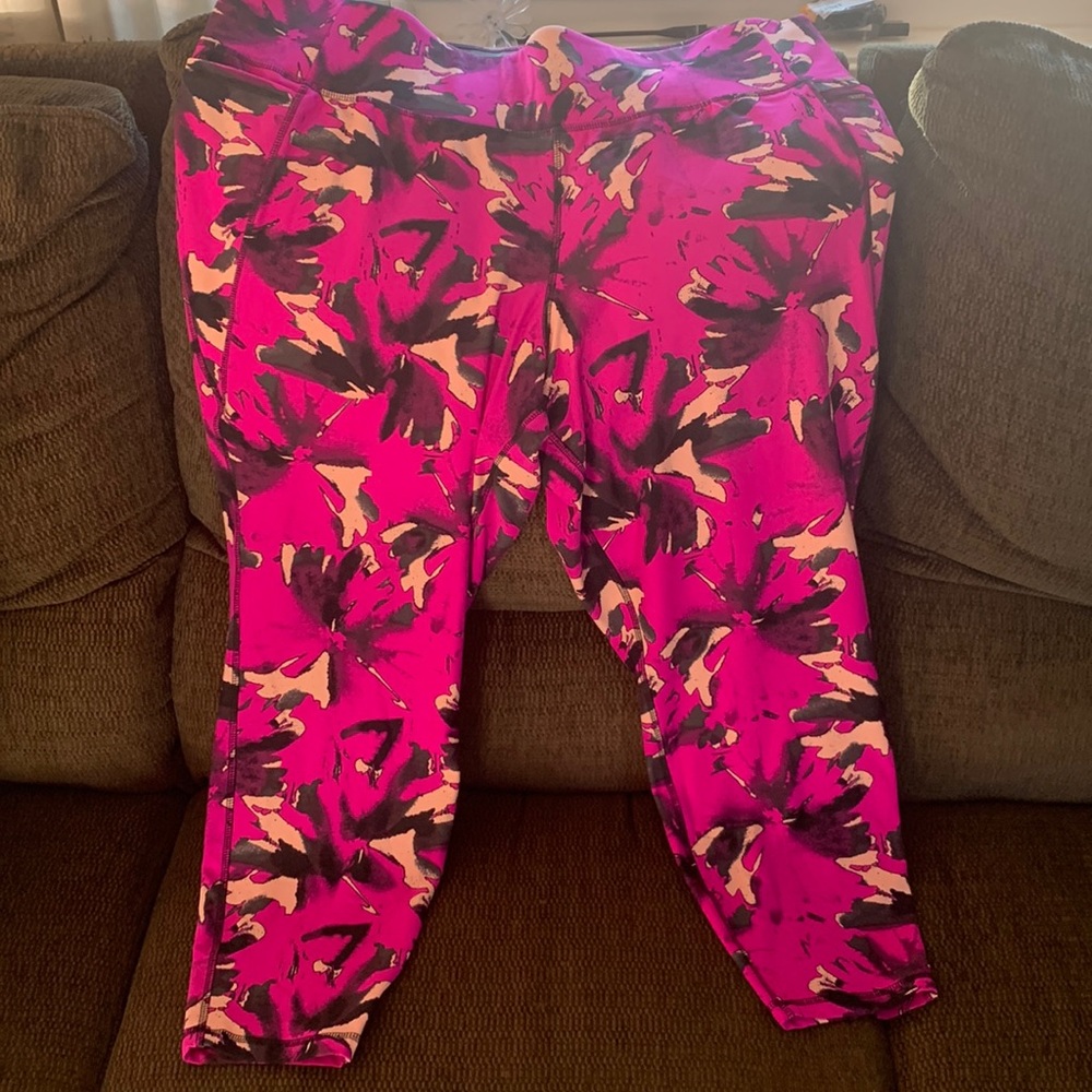 LIVI Activewear Capri from Lane Bryant 26/28